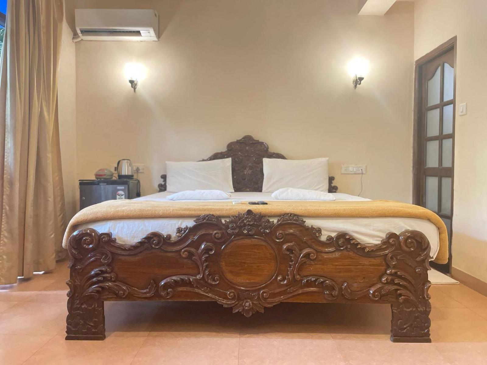 Villa Theresa Beach Resort Калангуте Екстериор снимка