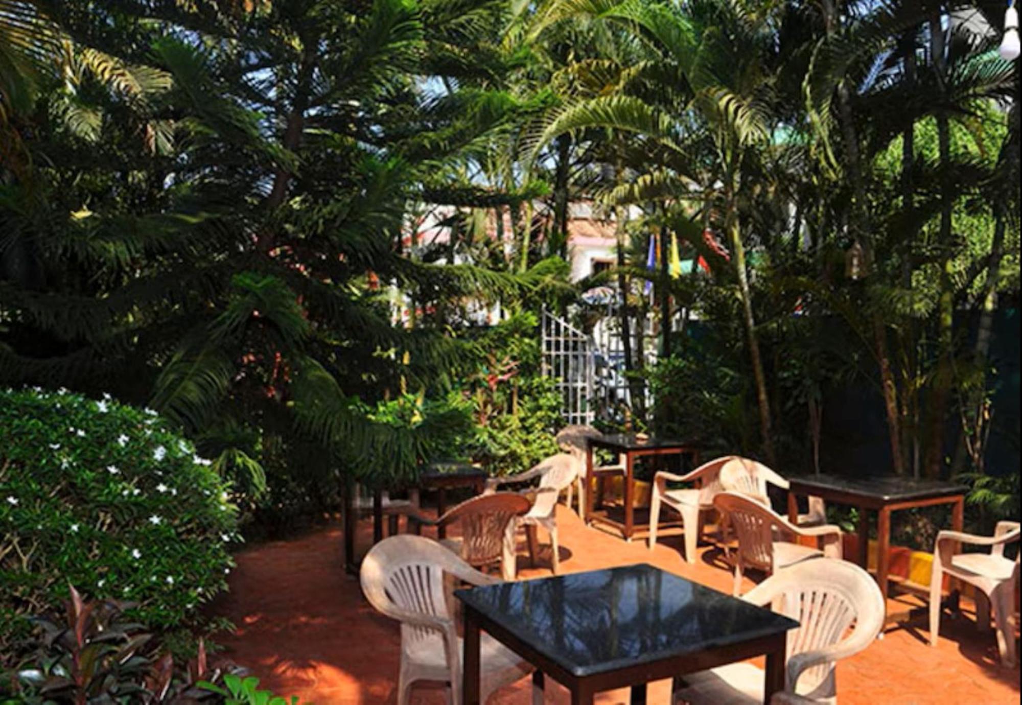 Villa Theresa Beach Resort Калангуте Екстериор снимка