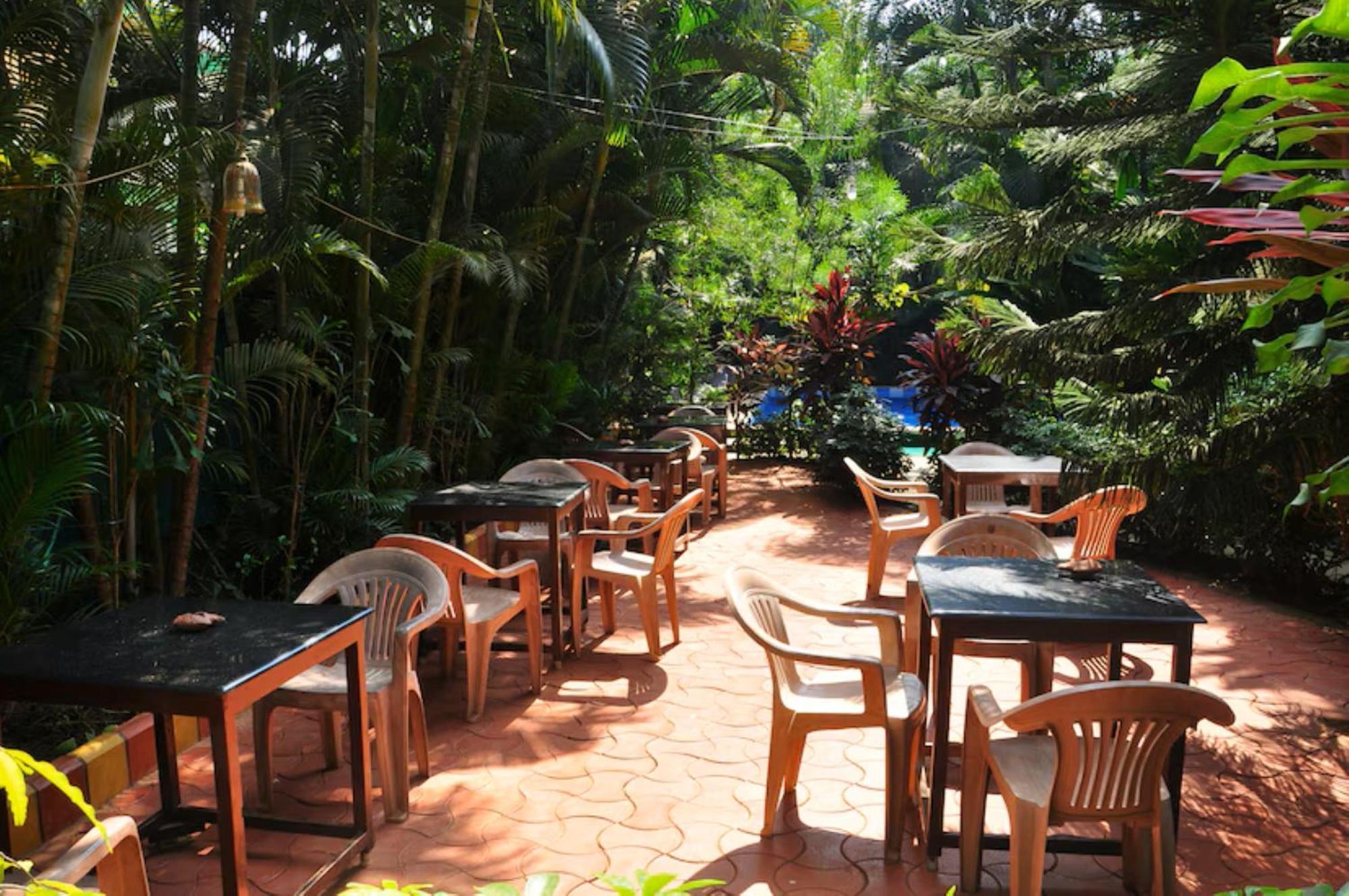 Villa Theresa Beach Resort Калангуте Екстериор снимка