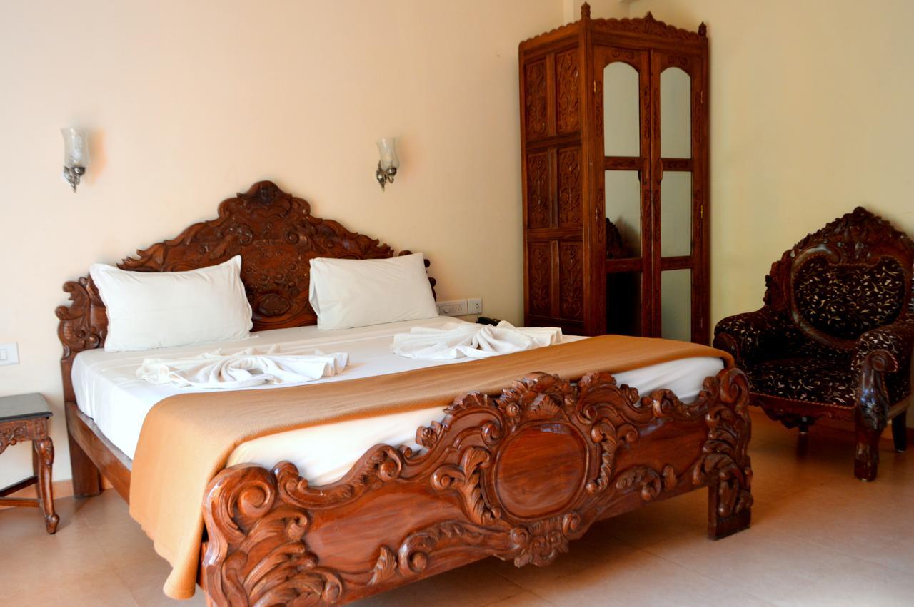 Villa Theresa Beach Resort Калангуте Екстериор снимка