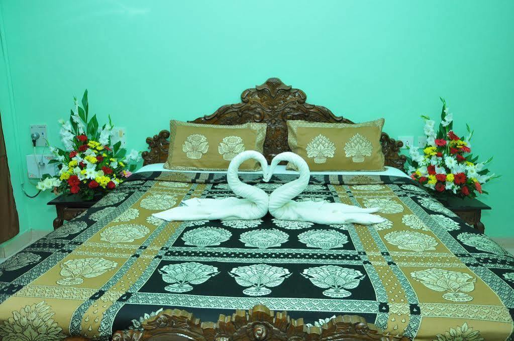 Villa Theresa Beach Resort Калангуте Екстериор снимка