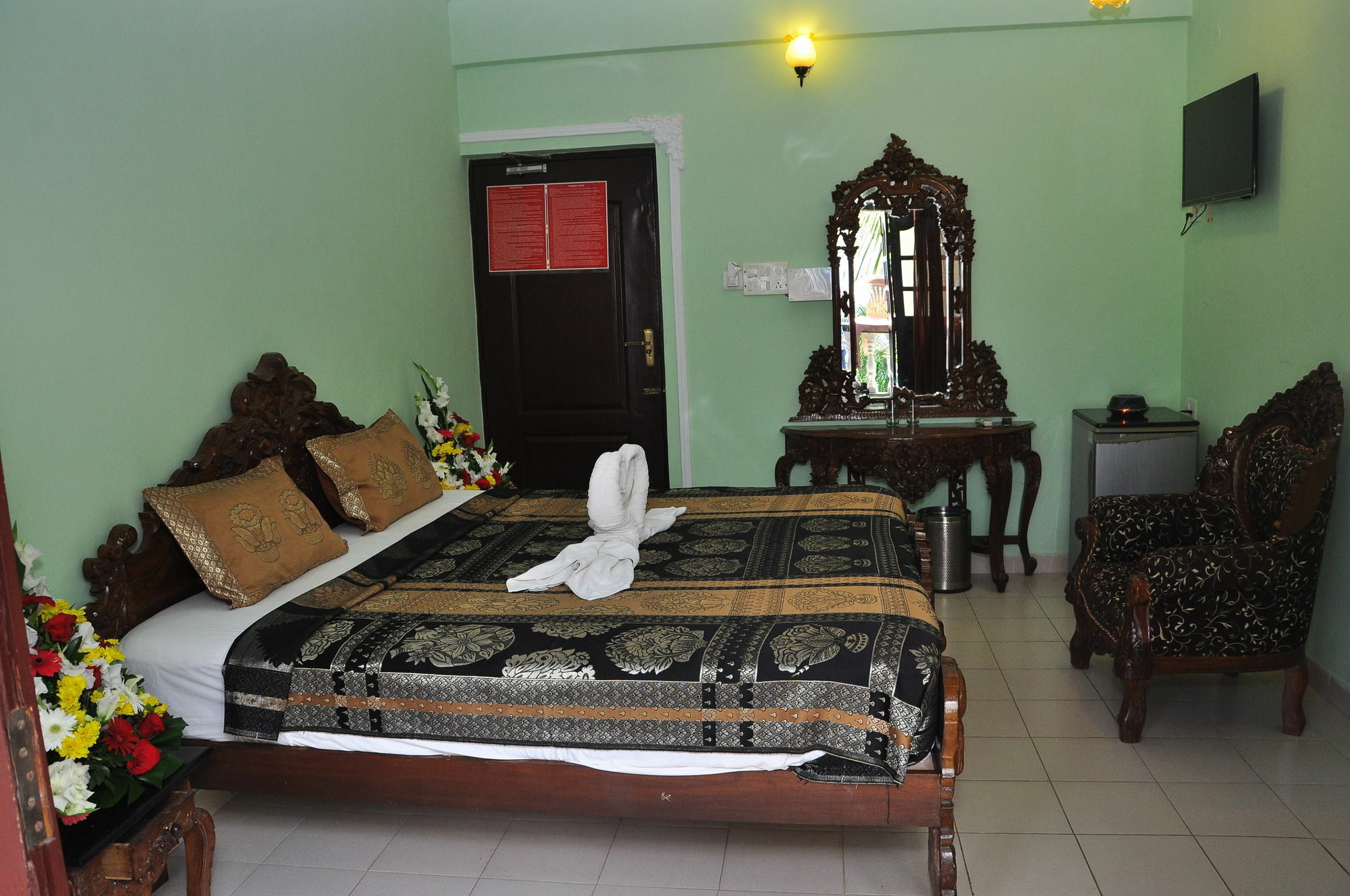 Villa Theresa Beach Resort Калангуте Екстериор снимка