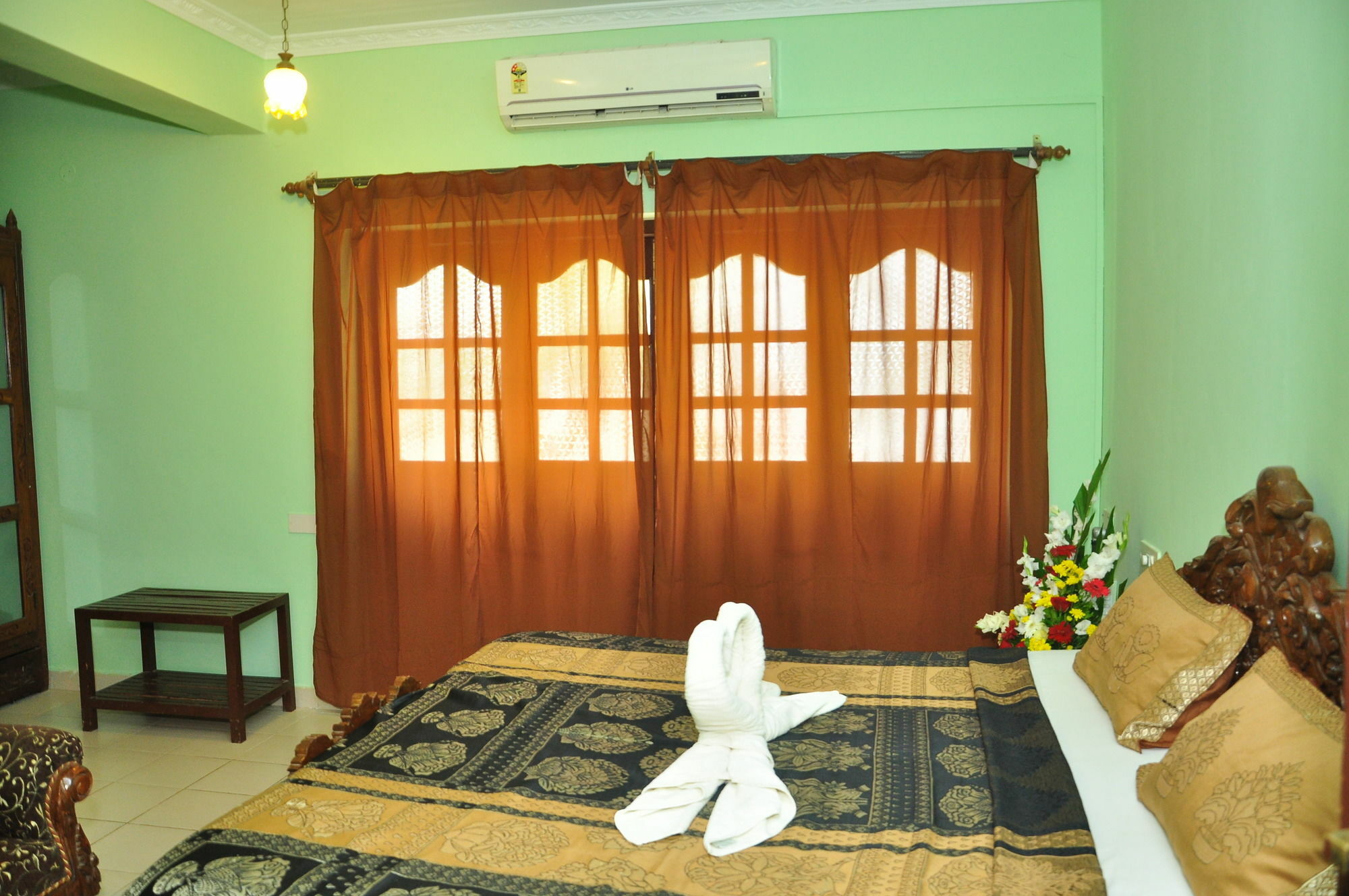 Villa Theresa Beach Resort Калангуте Екстериор снимка