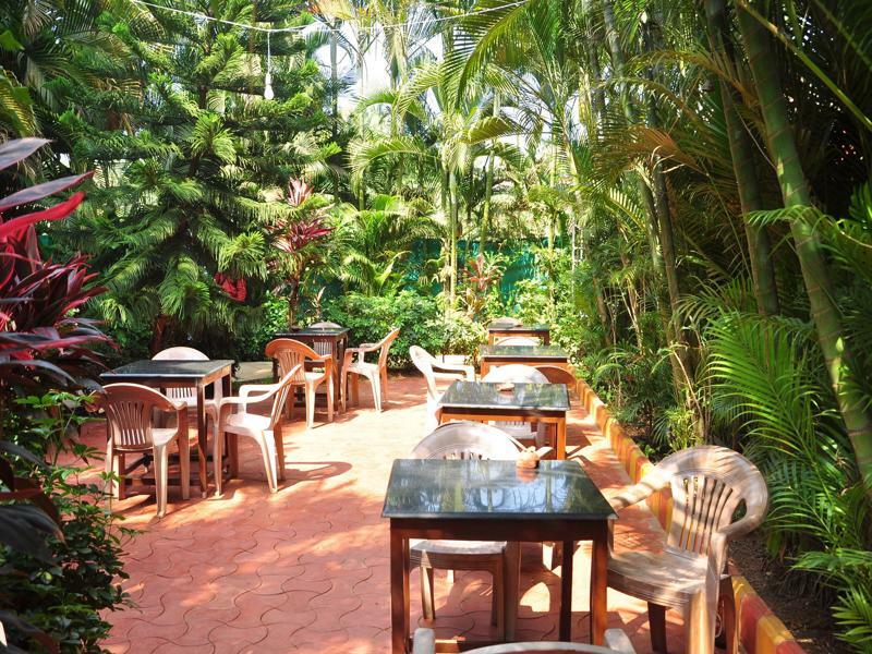 Villa Theresa Beach Resort Калангуте Екстериор снимка